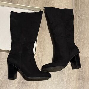 Black Women's Suede Boots